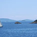 Medena Τρογκίρ