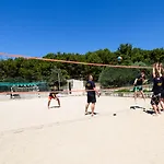 Medena * Τρογκίρ